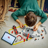 Конструктор LEGO City Піт-стоп і піт-екіпаж F1 з болідом Ferrari 322 деталі (60443) Конструктор LEGO City Піт-стоп і піт-екіпаж F1 з болідом Ferrari 322 деталі (60443)