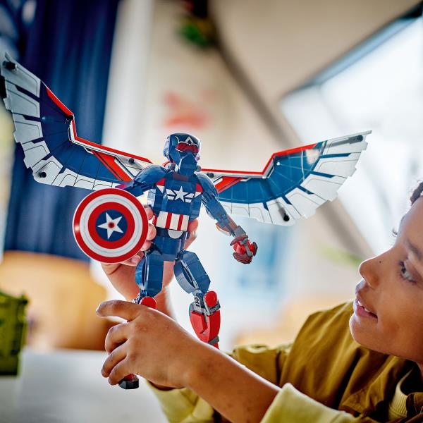Конструктор LEGO Super Heroes Фігурка Нового Капітана Америка для складання 359 деталей (76296)