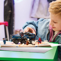 Конструктор LEGO® Marvel Переслідування Людиною-Павуком машини для перевезення злочинців, 367 деталей (76349)