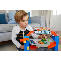 Автотрек Hot Wheels Гараж для машинок 4 поверхи (GNL70) Автотрек Hot Wheels Гараж для машинок 4 поверхи (GNL70)