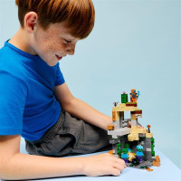 Конструктор LEGO Minecraft Підземелля зомбі 284 Деталі (21587) Конструктор LEGO Minecraft Підземелля зомбі 284 Деталі (21587)