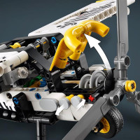 Конструктор LEGO Technic Буш-літак 333 деталі (42198)