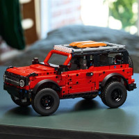Конструктор LEGO Technic Позашляховик Ford Bronco SUV 943 деталі (42213) Конструктор LEGO Technic Позашляховик Ford Bronco SUV 943 деталі (42213)