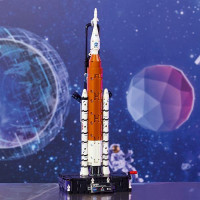 Конструктор LEGO Technic Ракета із системою космічного запуску NASA Artemis 632 Деталі (42221)