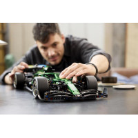 Конструктор LEGO® Technic Автомобіль «Формула-1» Aston Martin Aramco AMR25 (42240) Конструктор LEGO® Technic Автомобіль «Формула-1» Aston Martin Aramco AMR25 (42240)