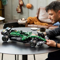 Конструктор LEGO® Technic Автомобіль «Формула-1» Aston Martin Aramco AMR25 (42240) Конструктор LEGO® Technic Автомобіль «Формула-1» Aston Martin Aramco AMR25 (42240)