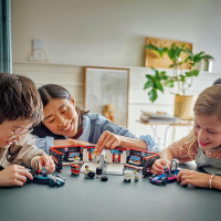 Конструктор LEGO City Гараж F1 та автомобілі Mercedes-AMG і Alpine 678 деталей (60444)