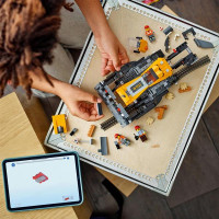 Конструктор LEGO City Жовтий бульдозер 682 деталі (60466)Конструктор LEGO City Центральний залізничний вокзал 752 деталі (60469)