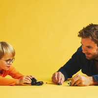 Конструктор LEGO DC Batman: Бетмен і Бетмобіль проти містера Фріза 63 деталі (76301)