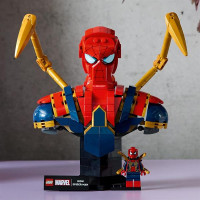 Конструктор LEGO Marvel Погруддя Залізної Людини-павука 379 деталей (76326)