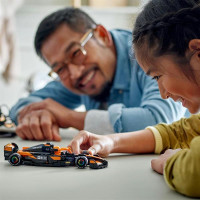 Конструктор LEGO Speed Champions Автомобіль для перегонів McLaren F1 Team MCL38, 269 деталей (77251)