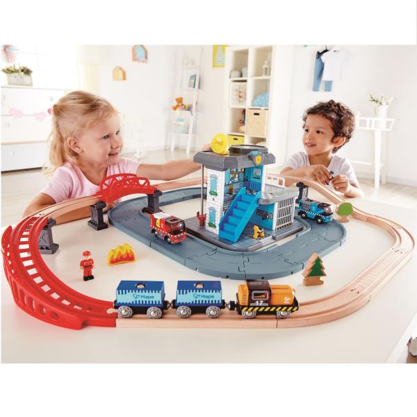 Іграшкова залізниця Hape Штаб аварійної служби 55 ел. (E3736) Іграшкова залізниця Hape Штаб аварійної служби 55 ел. (E3736)