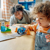 Конструктор LEGO DUPLO Town Синій поліцейський мотоцикл 11 Деталей ( 10471 )