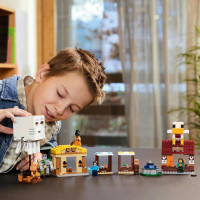 Конструктор LEGO Minecraft Напад на село з повітряною кулею Ґаст 555 деталей (21273)