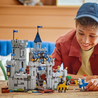 Конструктор LEGO Creator Середньовічний замок із лицарем на коні (31168)