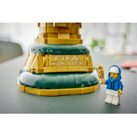 Конструктор LEGO® Editions Офіційний трофей чемпіонату світу з футболу FIFA 2842 деталі (43020) Конструктор LEGO® Editions Офіційний трофей чемпіонату світу з футболу FIFA 2842 деталі (43020)