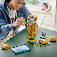 Конструктор LEGO® Editions Офіційний трофей чемпіонату світу з футболу FIFA 2842 деталі (43020) Конструктор LEGO® Editions Офіційний трофей чемпіонату світу з футболу FIFA 2842 деталі (43020)