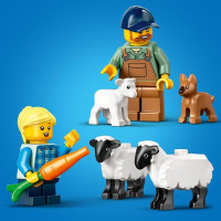 Конструктор LEGO City Червоний фермерський трактор із причепом і вівцями 116 деталей (60461)