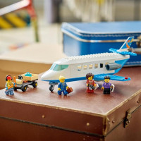 Конструктор LEGO® City Пасажирський літак - Конструктор іграшкового літака, 118 деталей (60492) Конструктор LEGO® City Пасажирський літак - Конструктор іграшкового літака, 118 деталей (60492)
