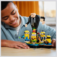 Конструктор LEGO Despicable Me 4 Ґру й посіпаки з кубиків 839 деталей (75582)