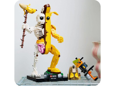 Конструктор LEGO Fortnite Peely Bone Фігурка з відеогри 1414 деталей (77072)