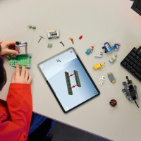 Конструктор LEGO Fortnite Табір Peely та Sparkplug 250 деталей (77075) Конструктор LEGO Fortnite Табір Peely та Sparkplug 250 деталей (77075)