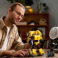 Конструктор LEGO Icons Трансформери Бамблбі 950 деталей (10338)