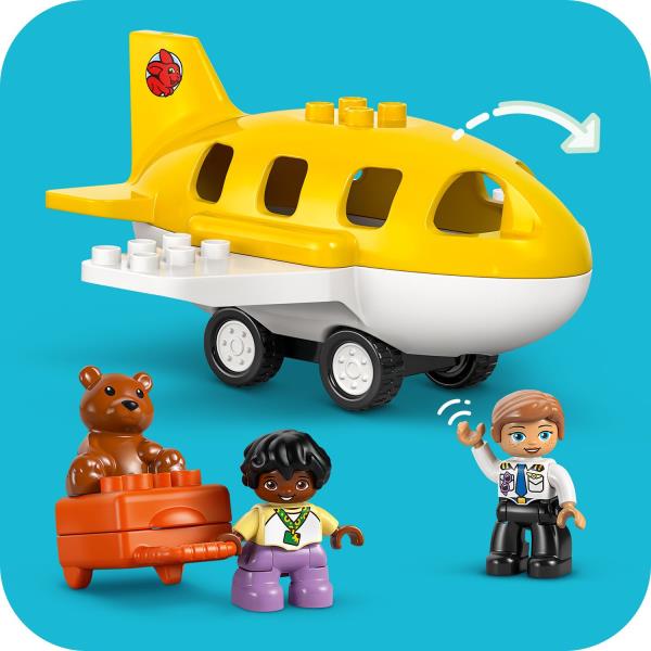Конструктор LEGO DUPLO Town Уперше в аеропорту 23 деталі (10443)