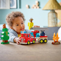 Конструктор LEGO DUPLO Town Пожежна машина зі шлангом і пожежником 28 Деталей (10473)