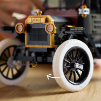 Конструктор LEGO® Icons Ford Model T, набір із моделлю автомобіля 1060 деталей (11376)
