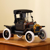 Конструктор LEGO® Icons Ford Model T, набір із моделлю автомобіля 1060 деталей (11376)