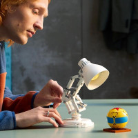 Конструктор LEGO® Ideas | Disney Pixar Luxo Jr. Конструктор моделі. (21357) Конструктор LEGO® Ideas | Disney Pixar Luxo Jr. Конструктор моделі. (21357)