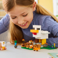 Конструктор LEGO Minecraft Куряча ферма 233 Деталі (21585)
