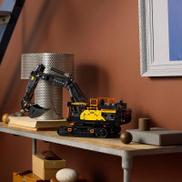 Конструктор LEGO Technic Екскаватор Volvo EC500 Hybrid 2359 деталей (42215) Конструктор LEGO Technic Екскаватор Volvo EC500 Hybrid 2359 деталей (42215)