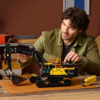 Конструктор LEGO Technic Екскаватор Volvo EC500 Hybrid 2359 деталей (42215) Конструктор LEGO Technic Екскаватор Volvo EC500 Hybrid 2359 деталей (42215)
