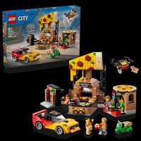Конструктор LEGO® City Доставка піци з різними транспортними засобами 494 деталі (60496)