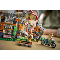 Конструктор LEGO® Jurassic World Втеча спинозавра Іграшка (77982)