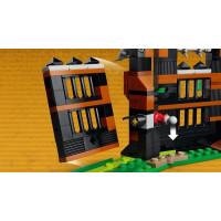 Конструктор LEGO® Jurassic World Втеча спинозавра Іграшка (77982)