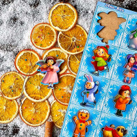 Сортер-вкладиш великий UBEE "Новорічний -1" з дерева ПСФ015 Сортер-вкладиш великий UBEE "Новорічний -1" з дерева ПСФ015