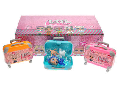 Лялька "L.Q.L" у валізці L02360