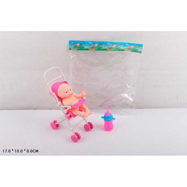 Фігурка Пупс в колясочці з бутилочкою у комплекті W700-132 Фігурка Пупс в колясочці з бутилочкою у комплекті W700-132