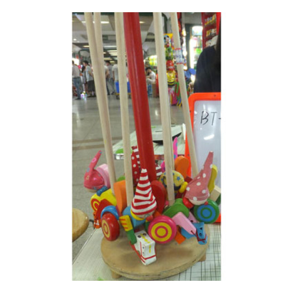 Деревяна каталка "Гномики" на палиці BT-WT-0092