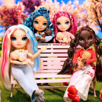 Ігровий набір з ляльками Rainbow High серії Junior High Babysitters — Скайлер Ігровий набір з ляльками Rainbow High серії Junior High Babysitters — Скайлер