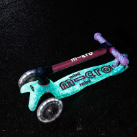 Самокат MICRO складний серії Mini Deluxe Foldable Orion Glow LED – Рожевий