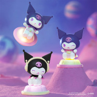 Фігурка-сюрприз Pop Top Kuromi – Галактичні пригоди (світло) Фігурка-сюрприз Pop Top Kuromi – Галактичні пригоди (світло)