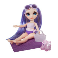 Лялька Rainbow High серії Swim & Style – Віолетта (з акс.) Лялька Rainbow High серії Swim & Style – Віолетта (з акс.)