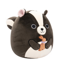 М'яка іграшка Squishmallows - Скунс Скайлер (19 cm) М'яка іграшка Squishmallows - Скунс Скайлер (19 cm)