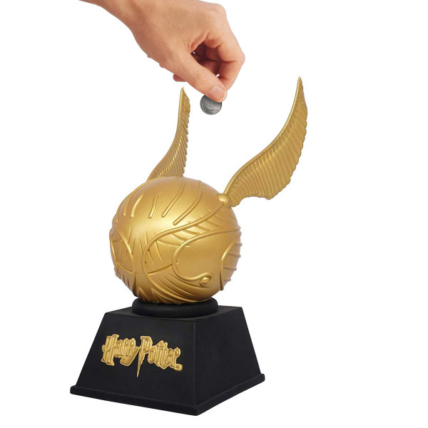 Скарбничка Monogram серії Гаррі Поттер Deluxe - Золотий Снич Скарбничка Monogram серії Гаррі Поттер Deluxe - Золотий Снич