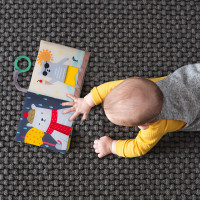 Розвиваюча книжка для візочка - Що вдягне ведмедик Пол Розвиваюча книжка для візочка - Що вдягне ведмедик Пол