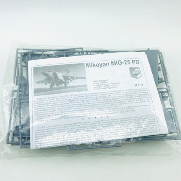 Сборная модель для склеивания самолет МіГ-25" укр "МіГ-25"